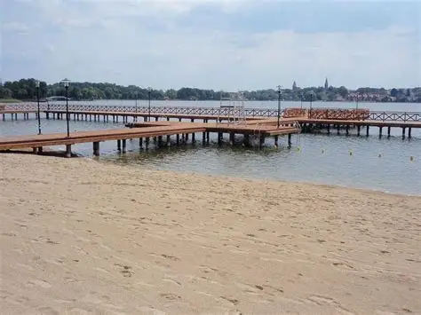 Plaża w Ostródzie przy jeziorze Drwęckim